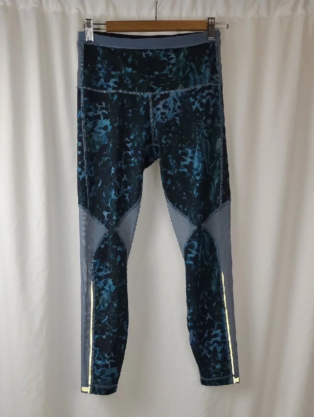 Lululemon Running In The City 7/8 Tight - Floral Backdrop Blue Denim - Size 6 - Picture 12 of 13